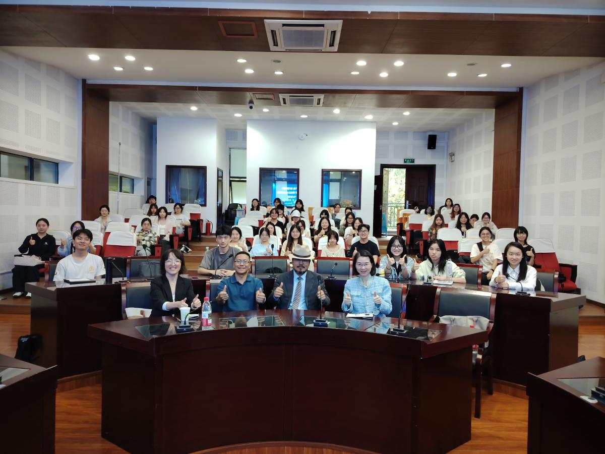 分享会后合影.jpg
